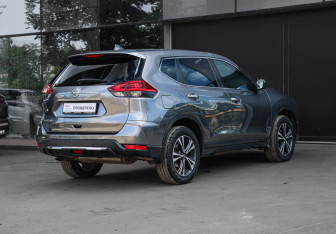 Подержанный автомобиль Nissan X-Trail 2019 года (4 фото)