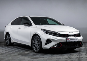 Подержанный автомобиль Kia Cerato Sedan 2022 года (3 фото)