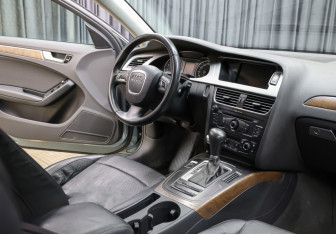 Подержанный автомобиль Audi A4 allroad 2009 года (11 фото)
