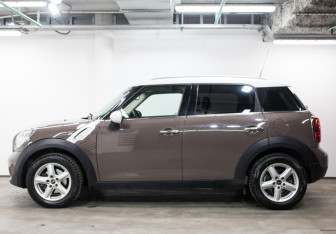 Подержанный автомобиль MINI Countryman 2013 года (7 фото)