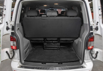 Подержанный автомобиль Volkswagen Caravelle 2012 года (10 фото)