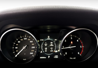 Подержанный автомобиль Land Rover Range Rover Evoque 2015 года (13 фото)