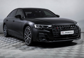 Подержанный автомобиль Audi S8 2023 года (3 фото)