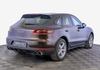 Подержанный автомобиль Porsche Macan 2016 года (5 фото)