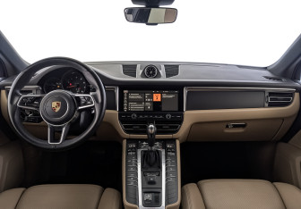 Подержанный автомобиль Porsche Macan 2020 года (14 фото)