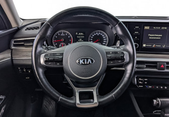 Подержанный автомобиль Kia K5 2021 года (22 фото)