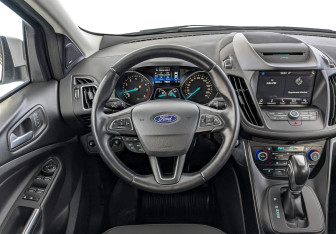 Подержанный автомобиль Ford Kuga 2019 года (22 фото)