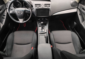 Подержанный автомобиль Mazda 3 Sedan 2012 года (10 фото)