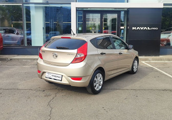 Подержанный автомобиль Hyundai Solaris Hatchback 2014 года (5 фото)