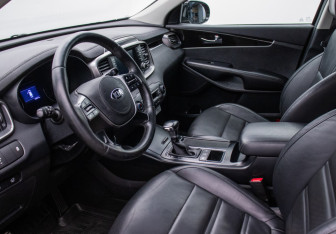 Подержанный автомобиль Kia Sorento 2019 года (11 фото)