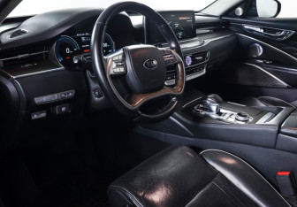 Подержанный автомобиль Kia K900 2020 года (19 фото)