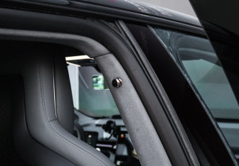 Подержанный автомобиль Zeekr X 2023 года (14 фото)