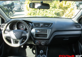 Подержанный автомобиль Kia Rio Sedan 2012 года (10 фото)