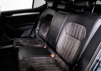 Подержанный автомобиль Skoda Superb Liftback 2015 года (13 фото)