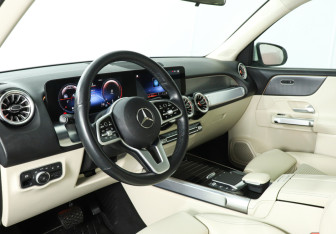 Подержанный автомобиль Mercedes-Benz GLB 2021 года (13 фото)