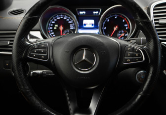 Подержанный автомобиль Mercedes-Benz GLE 2018 года (10 фото)