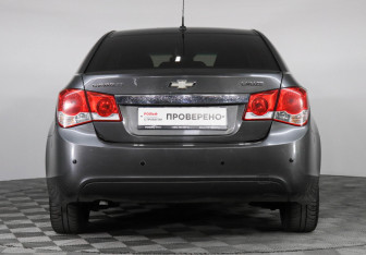 Подержанный автомобиль Chevrolet Cruze Sedan 2011 года (6 фото)