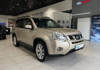 Подержанный автомобиль Nissan X-Trail 2012 года (3 фото)