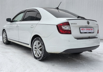 Подержанный автомобиль Skoda Rapid Liftback 2017 года (7 фото)
