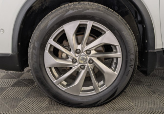 Подержанный автомобиль Nissan X-Trail 2018 года (12 фото)