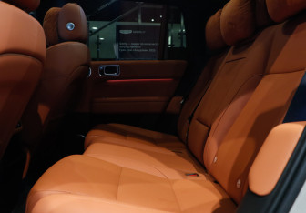 Подержанный автомобиль LiXiang L6 2024 года (8 фото)