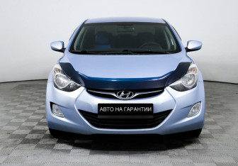Подержанный автомобиль Hyundai Elantra Sedan 2012 года (2 фото)