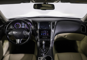 Подержанный автомобиль Infiniti Q50 2014 года (14 фото)