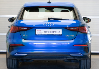 Подержанный автомобиль Audi A3 Hatchback 2022 года (5 фото)