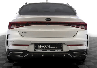 Подержанный автомобиль Kia K5 2021 года (6 фото)