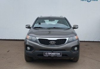 Подержанный автомобиль Kia Sorento 2012 года (2 фото)