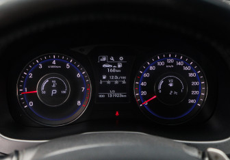Подержанный автомобиль Hyundai i40 Wagon 2015 года (19 фото)