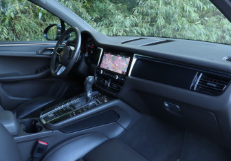 Подержанный автомобиль Porsche Macan 2019 года (9 фото)