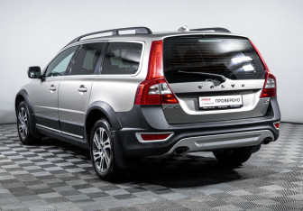 Подержанный автомобиль Volvo XC70 2012 года (7 фото)