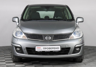 Подержанный автомобиль Nissan Tiida Hatchback 2008 года (2 фото)