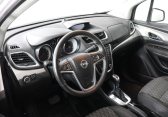 Подержанный автомобиль Opel Mokka 2013 года (9 фото)