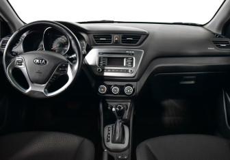 Подержанный автомобиль Kia Rio Hatchback 2016 года (9 фото)