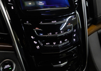 Подержанный автомобиль Cadillac Escalade Suv 2020 года (20 фото)