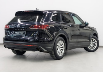 Подержанный автомобиль Volkswagen Touareg 2018 года (5 фото)