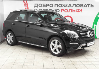 Подержанный автомобиль Mercedes-Benz GLE 2016 года (3 фото)