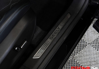 Подержанный автомобиль Geely Monjaro 2025 года (26 фото)