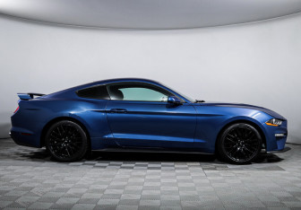 Подержанный автомобиль Ford Mustang Coupe 2018 года (4 фото)