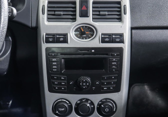 Подержанный автомобиль LADA (ВАЗ) Priora Hatchback 2012 года (8 фото)