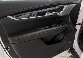 Подержанный автомобиль Cadillac XT5 2021 года (19 фото)