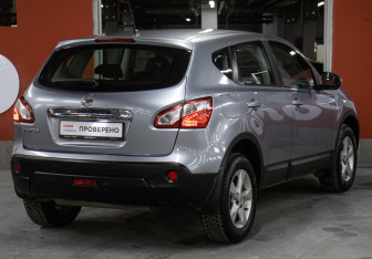 Подержанный автомобиль Nissan Qashqai 2012 года (5 фото)