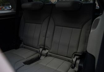 Подержанный автомобиль Land Rover Discovery 2018 года (7 фото)