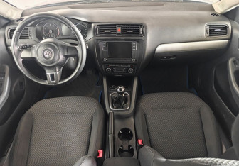 Подержанный автомобиль Volkswagen Jetta Sedan 2011 года (9 фото)