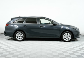 Подержанный автомобиль Kia Ceed Wagon 2022 года (4 фото)