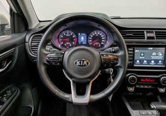 Подержанный автомобиль Kia Rio Hatchback 2020 года (14 фото)