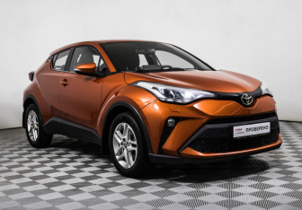 Подержанный автомобиль Toyota C-HR 2019 года (3 фото)