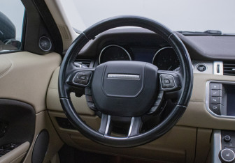 Подержанный автомобиль Land Rover Range Rover Evoque 2018 года (15 фото)